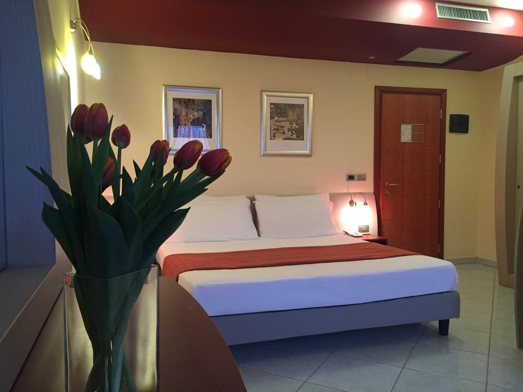Meridian Hotel กัวร์เดีย ปิเอมอนเตเซ แตร์แม ภายนอก รูปภาพ