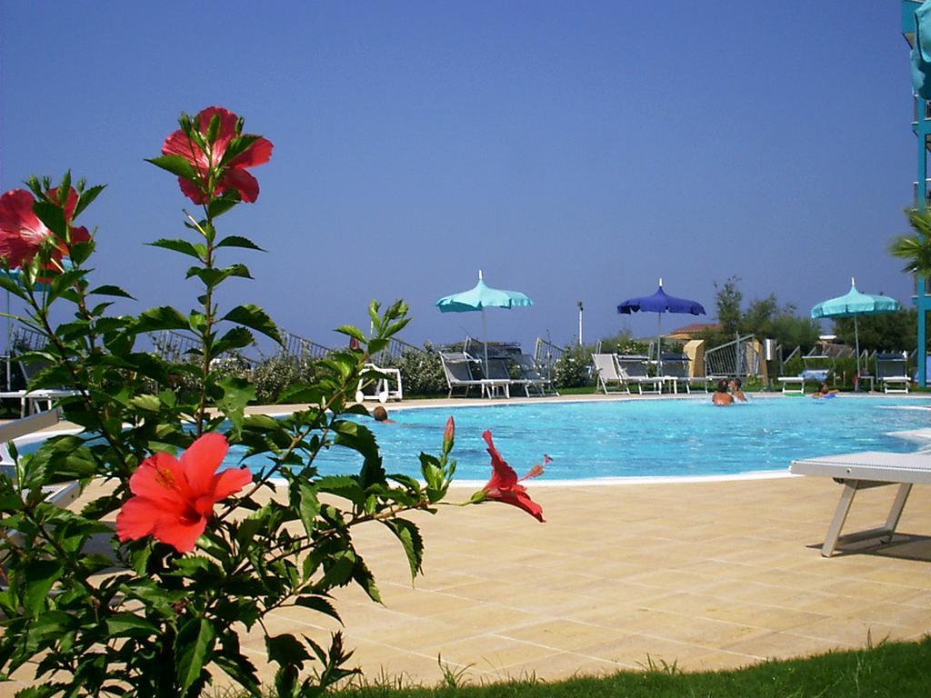 Meridian Hotel กัวร์เดีย ปิเอมอนเตเซ แตร์แม ภายนอก รูปภาพ